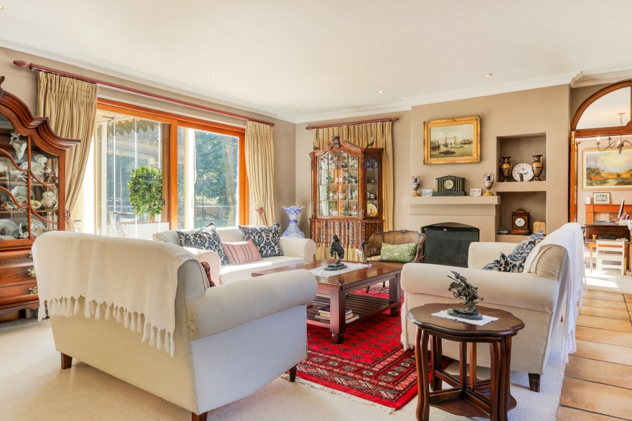 7 Bedroom Property for Sale in Zwaanswyk Western Cape